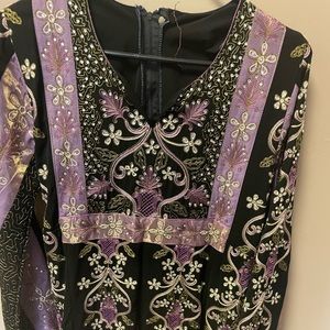 Iridescent Embroidered Purple Palestinian Thobe size 1